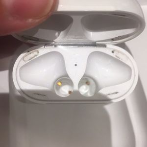 APPLE BROKEN AirPods case ONLY